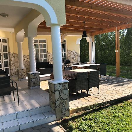 Pacsirta Apartman Ленти Экстерьер фото